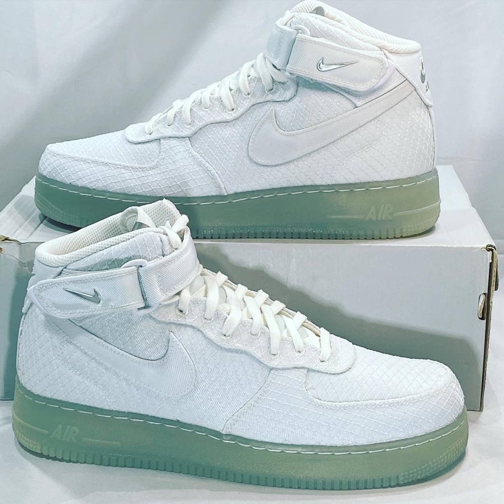 Nike Air Force 1 '07 MID LV8
